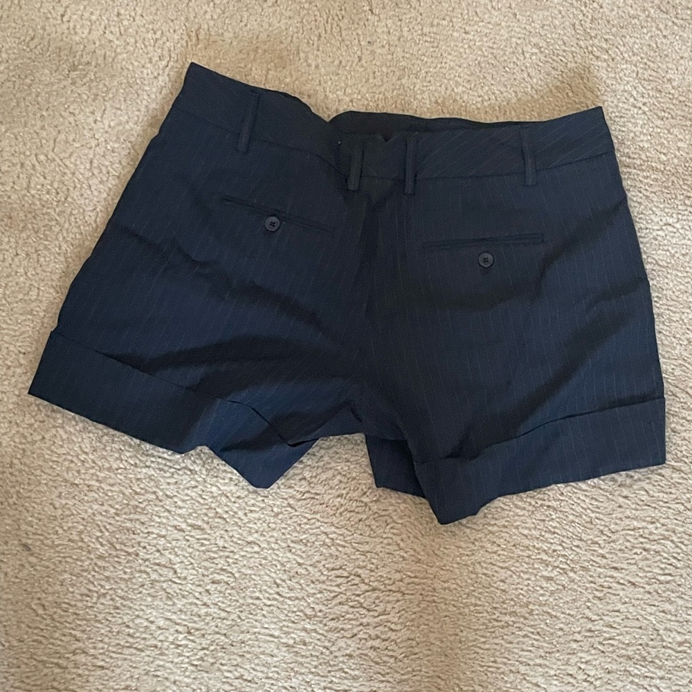 Beautiful dress shorts.